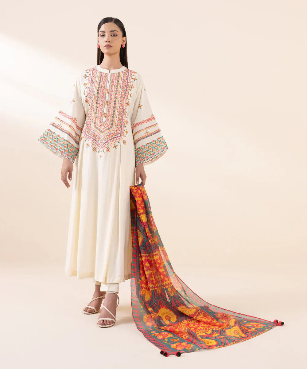 3 PC EMBROIDERED LAWN - BG762