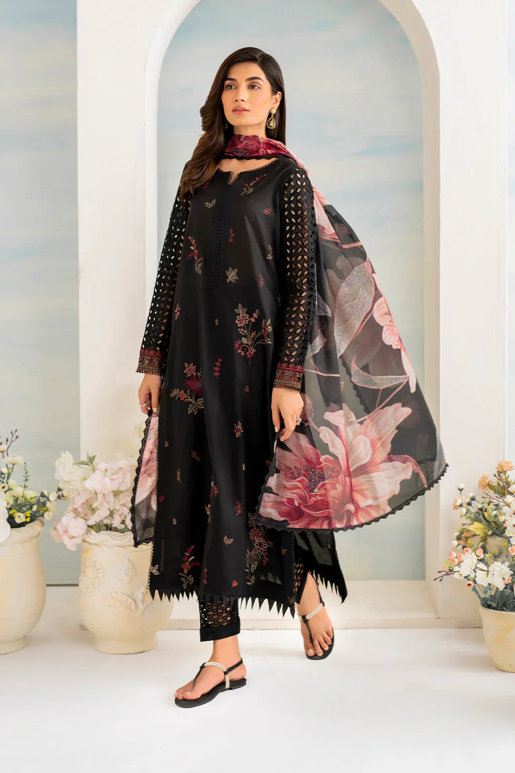 3 PC - EMBROIDERED LAWN SUIT - BG592