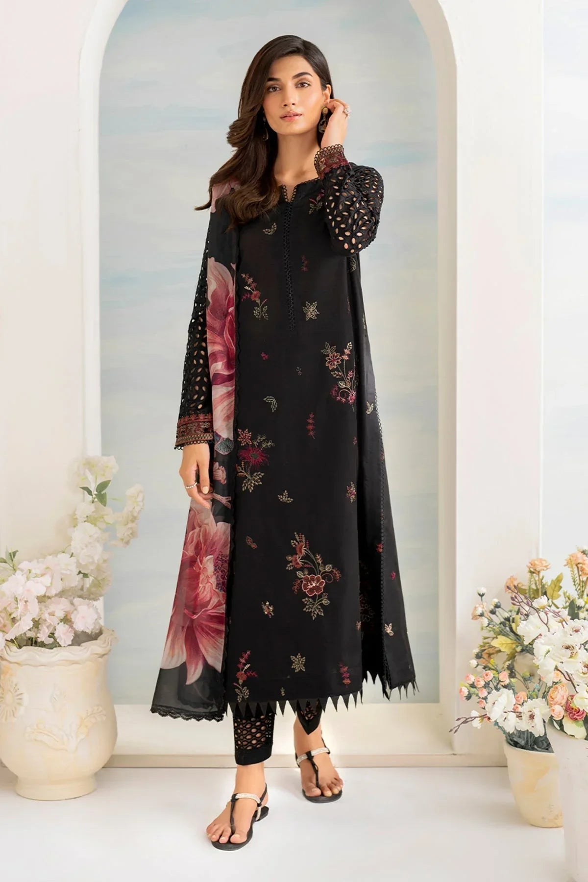 3 PC - EMBROIDERED LAWN SUIT - BG592